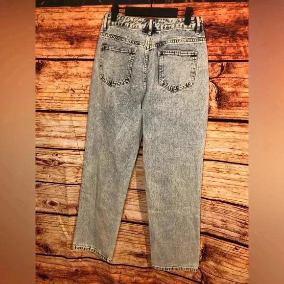 Venus Stone Washed Jeans - Picture 10 of 16